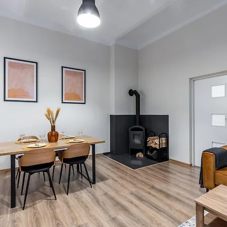 아파트 Beeapartments Dlugosza 11 *