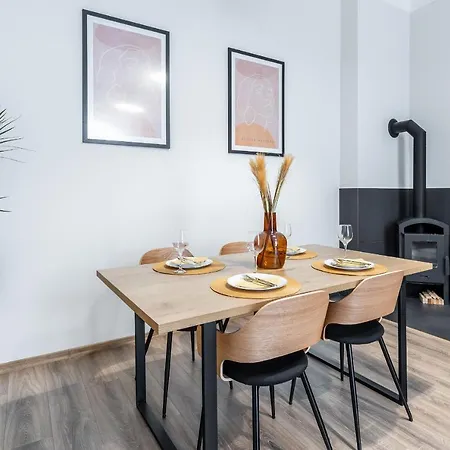 Beeapartments Dlugosza 11 아파트